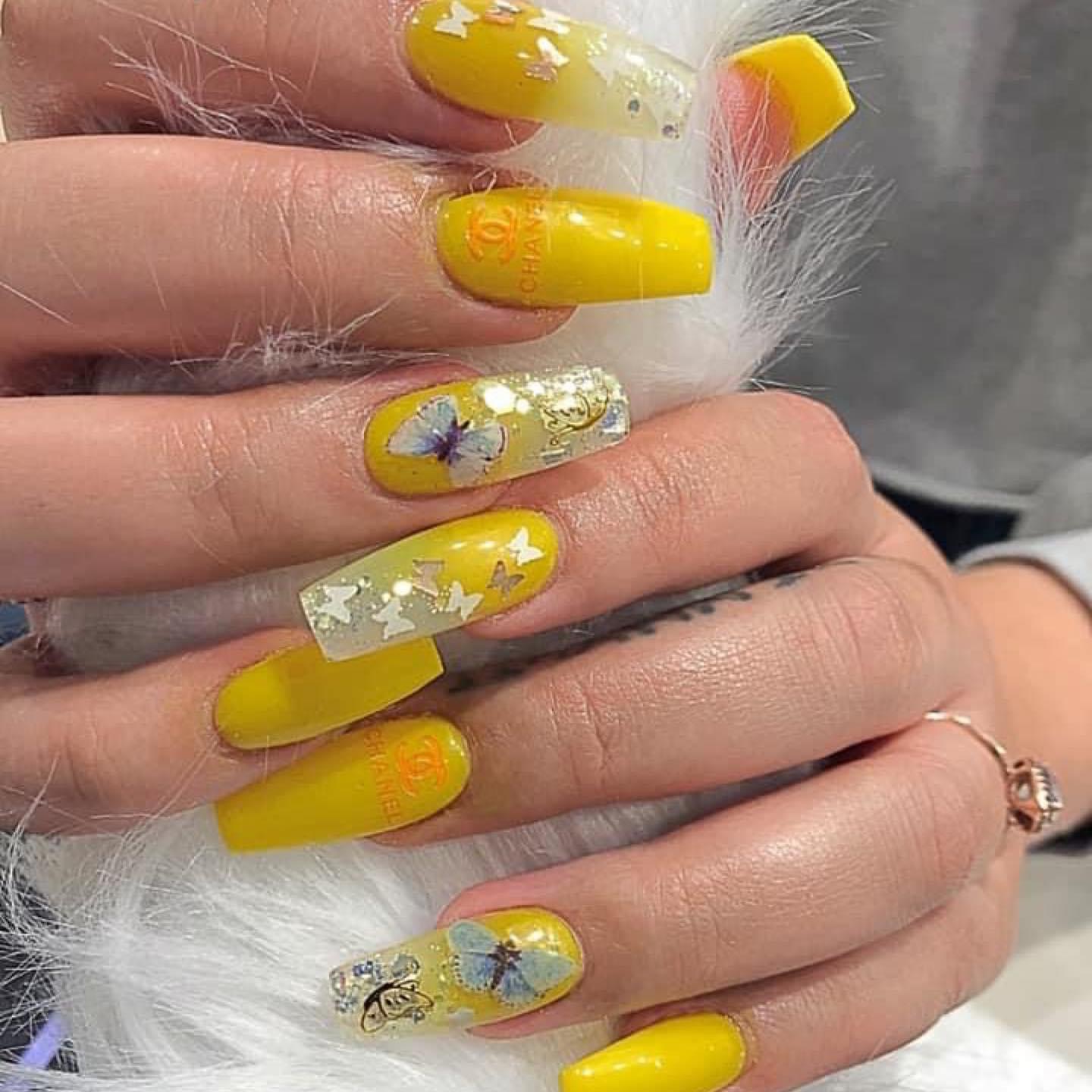Yellow butterfly nail art set